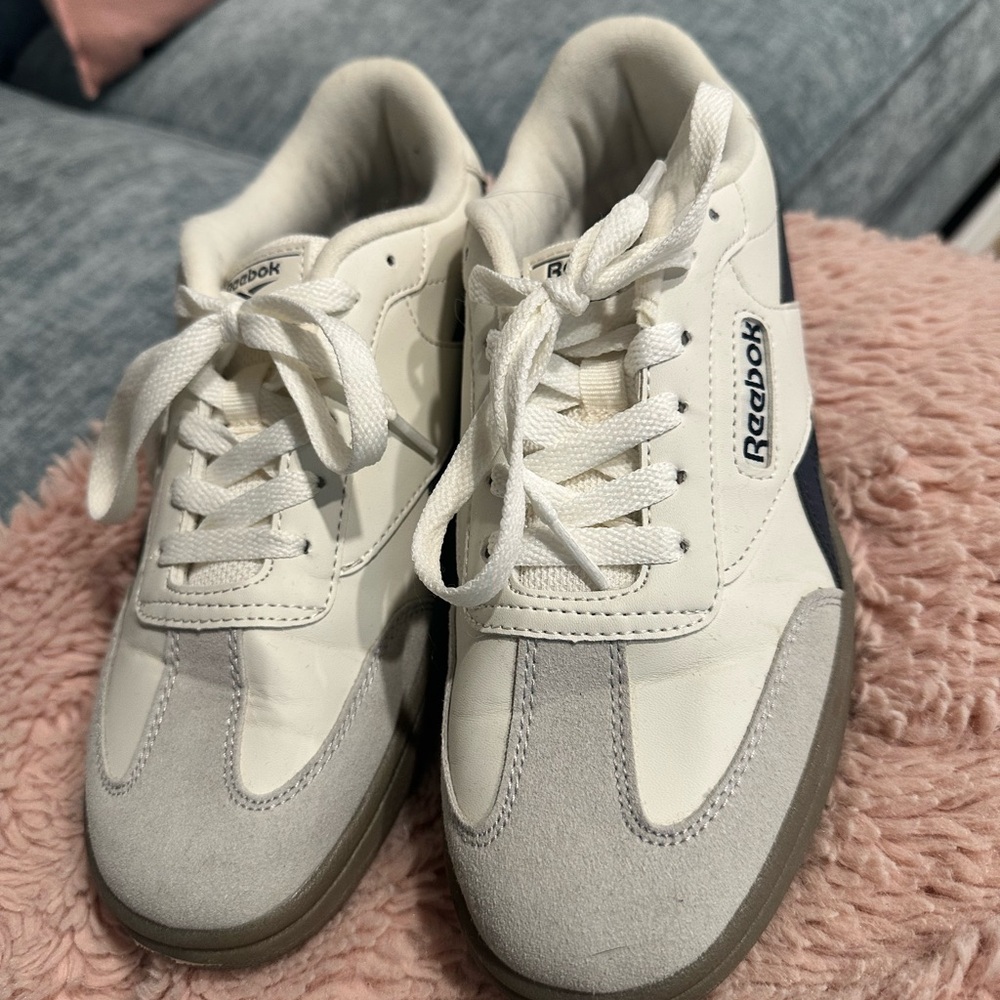 Reebok Sneakers